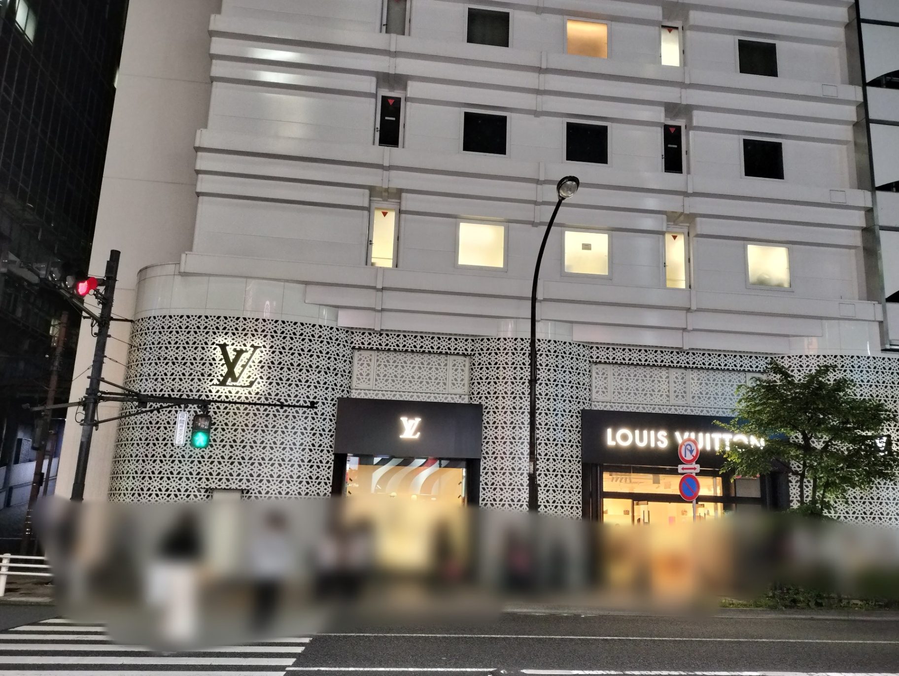 アインズ&トルペ跡地 ルイ・ヴィトン仮店舗